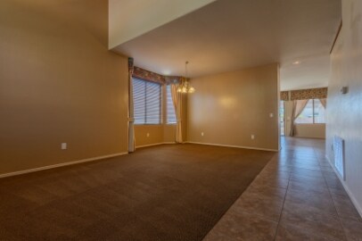 Building Photo - Beautiful home, close to Walmart, Sprouts ...