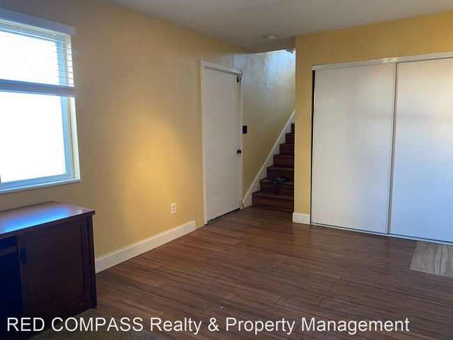 Building Photo - 2844 1/2 Grand Cascade Ct