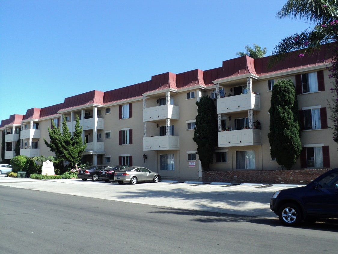 Diamond Pacific - 1633 Diamond St