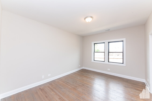Building Photo - 3409 W Fullerton Ave