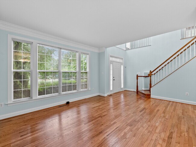 Building Photo - "Spacious 3-Bedroom Haven with Granite Tou...