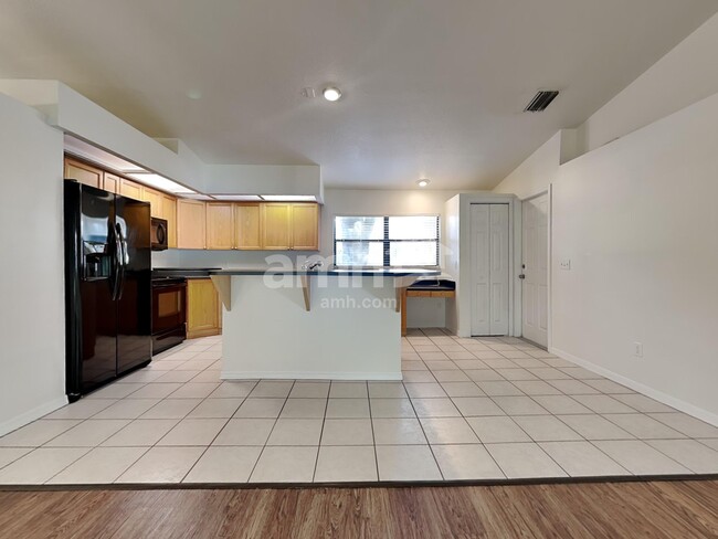 Foto del edificio - 234 Bryan Oak Ave