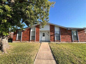 Building Photo - 8506 Woodside Rd