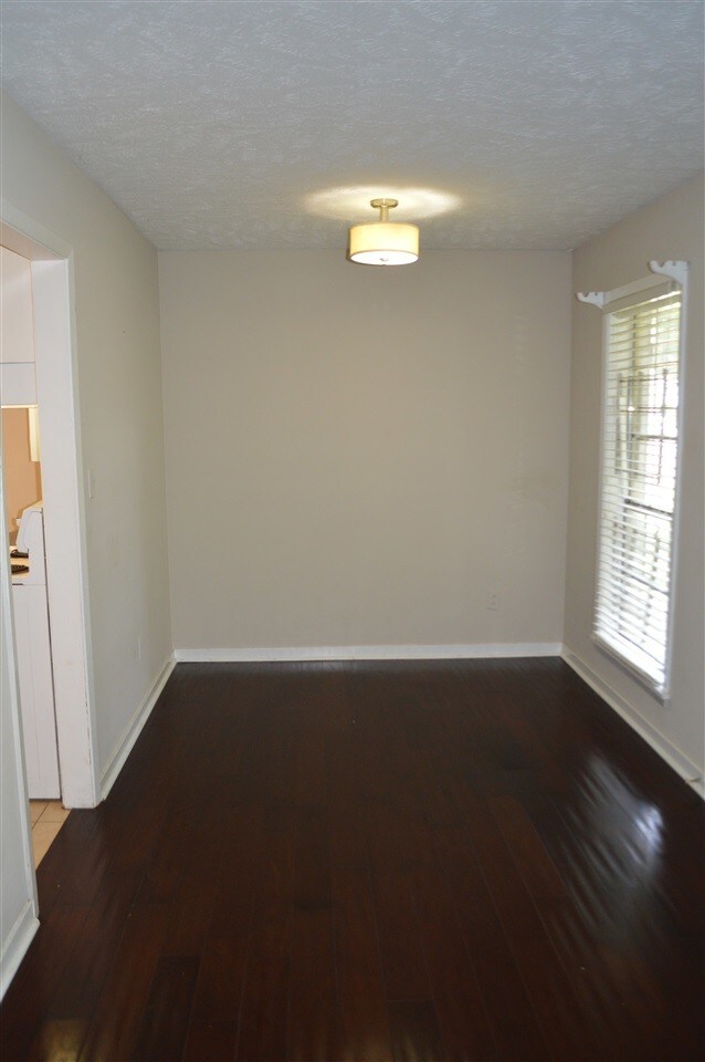 Building Photo - 505 Lorenz Blvd