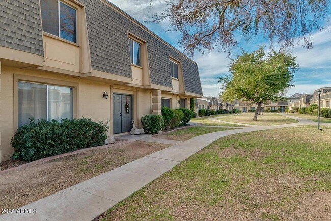 Building Photo - 4875 N Granite Reef Rd