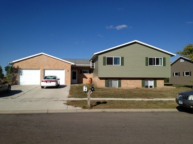 Primary Photo - 1201 Canoga Park Dr