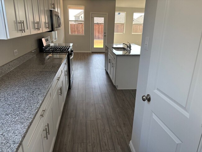 Building Photo - Charming 4BR House in Celina