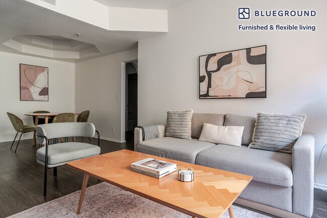 Foto del edificio - 345 Cloverdale Ave