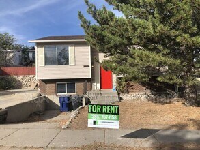 Building Photo - 4936 S La Brea St