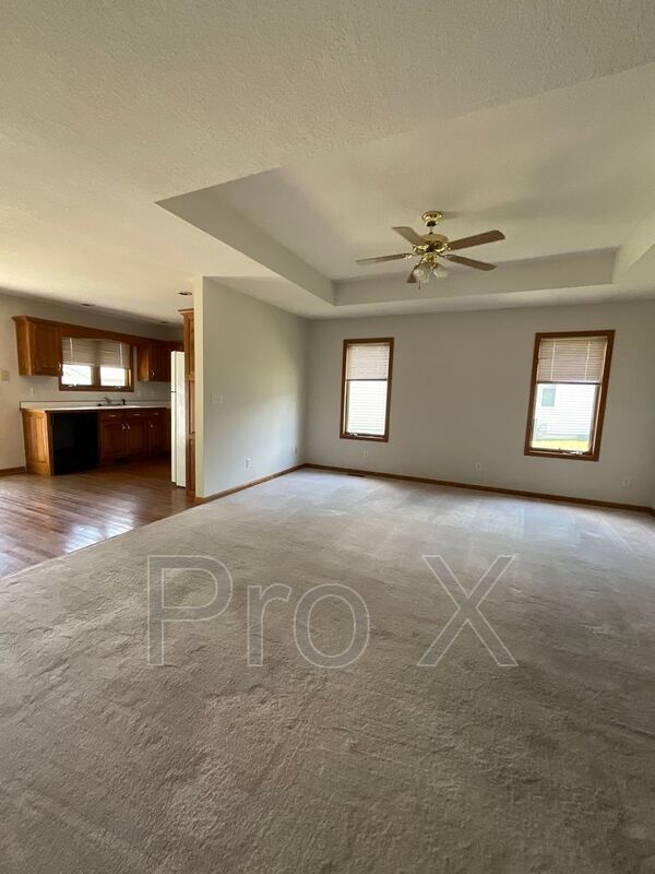Building Photo - 124 W Briarbrook Ln