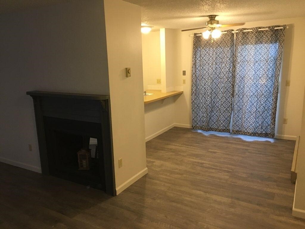Foto del edificio - 6103 N Addison St