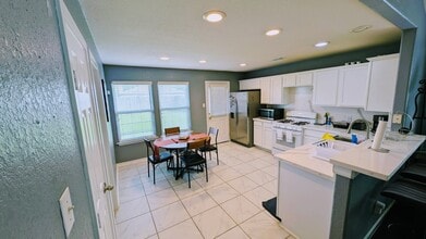 Building Photo - 5714 Turner Oaks
