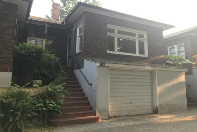 Foto del edificio - SEA 833-835 34th Ave/ 3329-3331 E Marion St