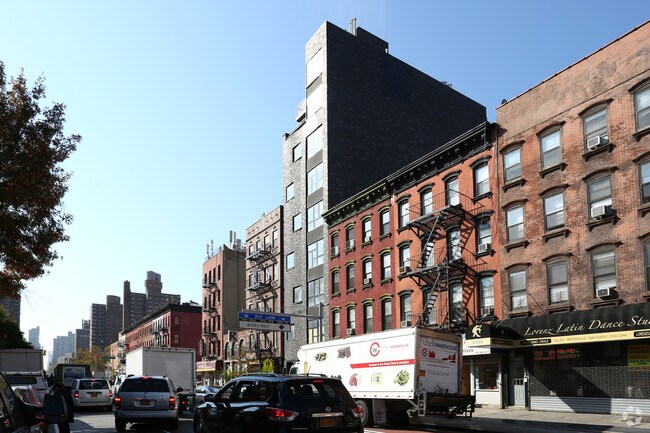 Foto del edificio - 2147 Second Ave