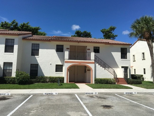 Building Photo - 2 br, 2 bath House - 300 Palm Wood Place U...