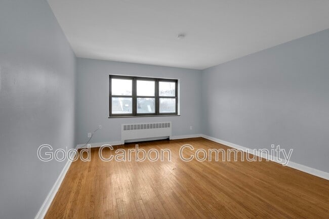 Building Photo - 277 Linwood Ave