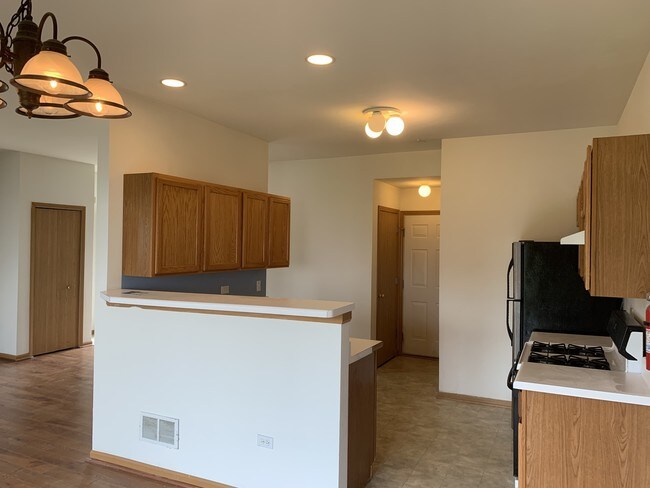 Foto del edificio - 656 Fieldcrest Dr