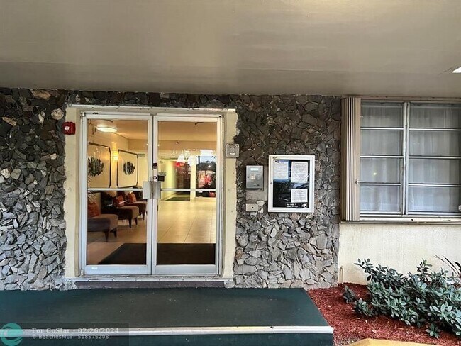 Foto del edificio - 6600 Cypress Rd