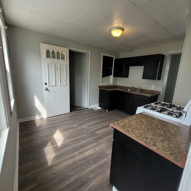 Foto del edificio - Single Family 4 Bed 2 Bath FOR RENT!
