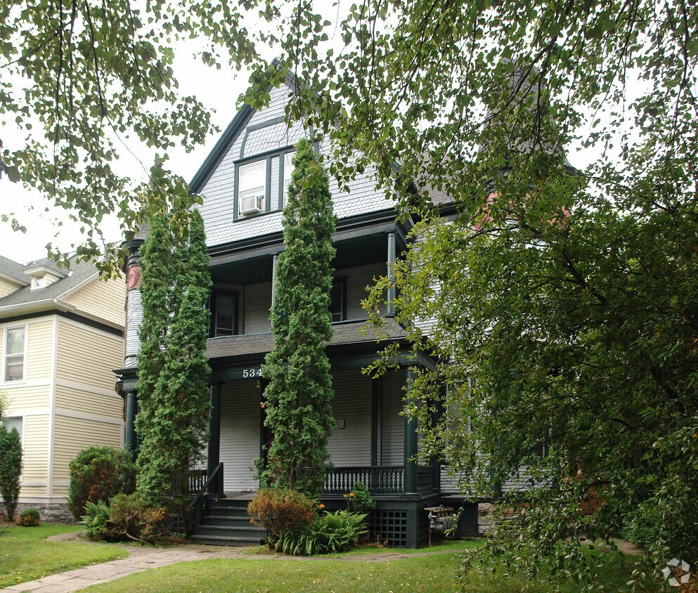 Building Photo - 534 Laurel Ave