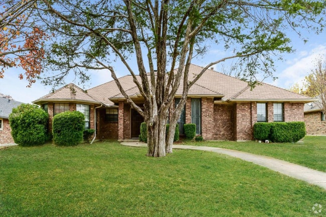 Building Photo - 1117 Beltwoods Dr