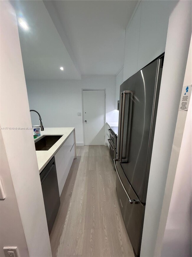 Foto del edificio - 900 River Reach Dr