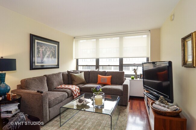Foto del edificio - 222 E Pearson St