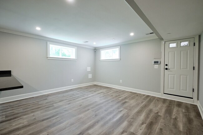 Building Photo - 4269 Brooks St NE