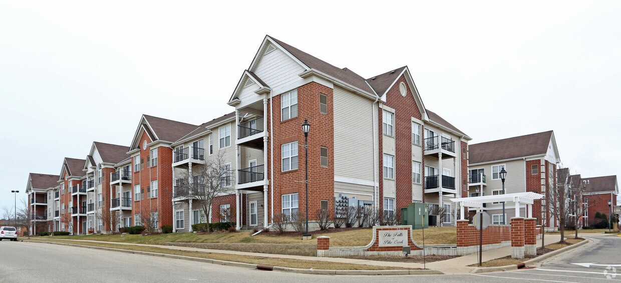 The Falls at Pike Creek Apartments Apartments 6965 70th Ct Kenosha