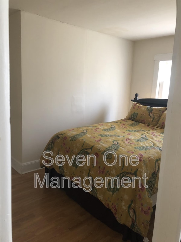 Building Photo - 132 Sumac St