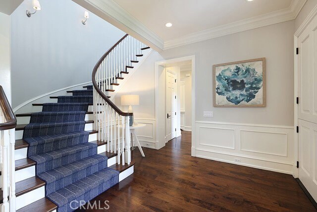 Foto del edificio - 1718 Port Westbourne Pl