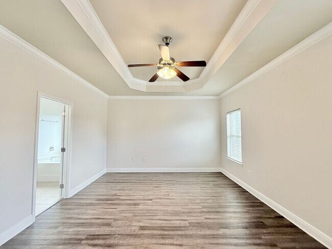 Building Photo - 5927 Palermo Dr