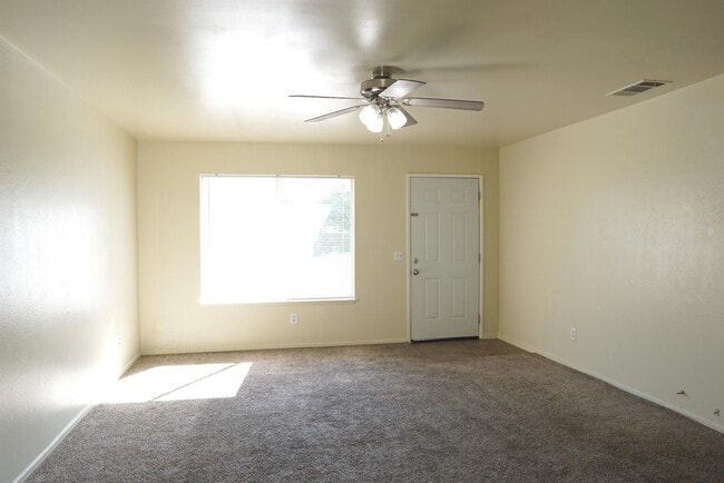 Building Photo - 52601 Avenida Navarro