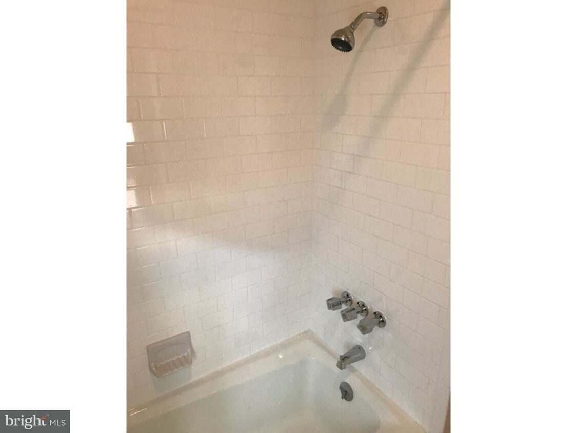 Primary Photo - 36 Wiggins St