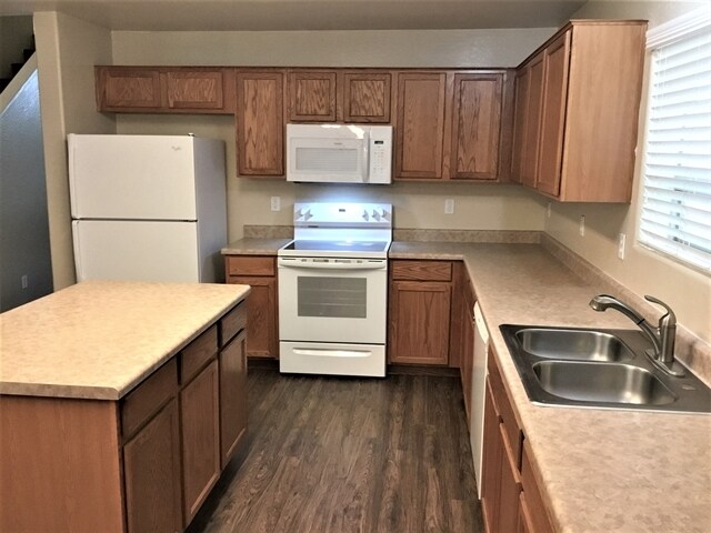 Foto del edificio - 446 E Kelsi Ave