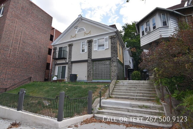 Building Photo - 4312 Spruce St
