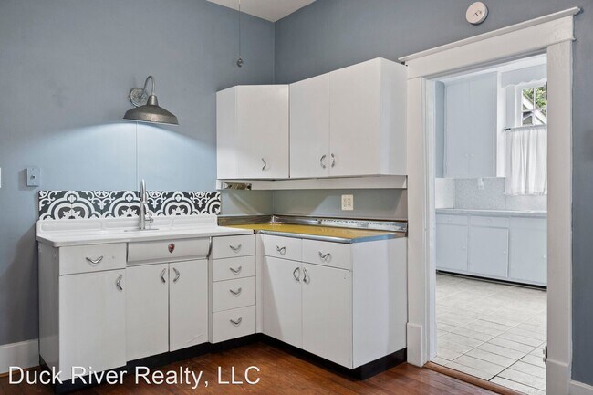 Building Photo - 3 br, 2 bath House - 1801 Highland Ave