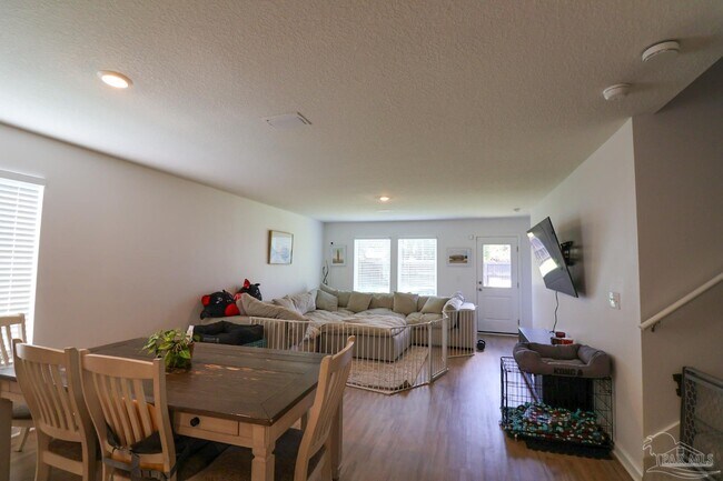 Building Photo - 6724 Paso Fino Dr