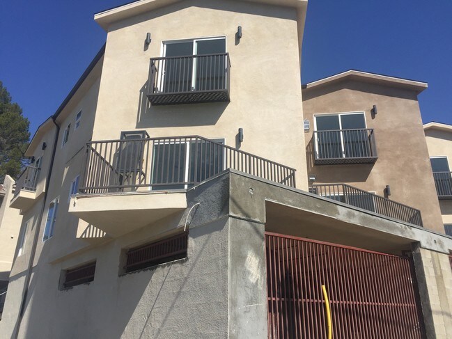 Foto del edificio - 10206 Mountair Ave