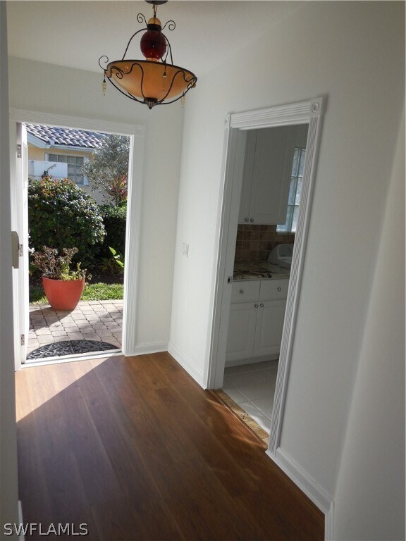 Foto del edificio - 4823 Lasqueti Way