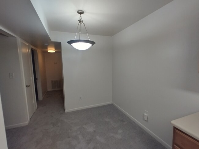 Foto del edificio - 600 Reusens Rd