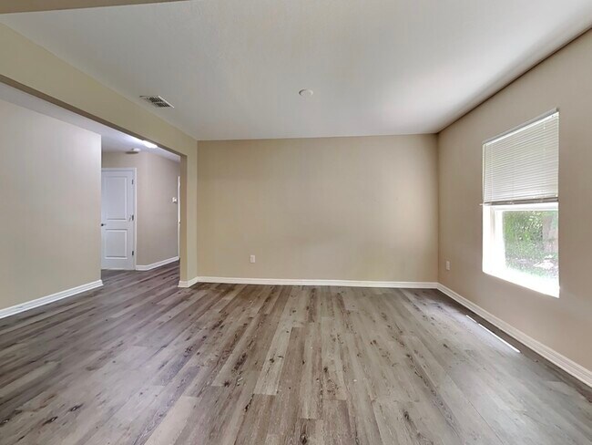 Building Photo - 313 Killinger Ave