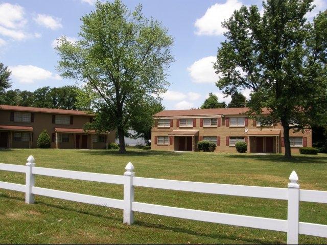 Building Photo - 1401 Boxwood Dr NW