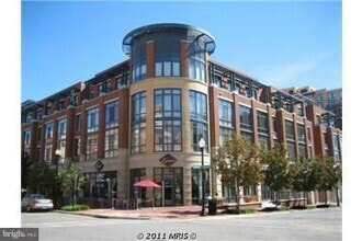 Building Photo - 520 John Carlyle St