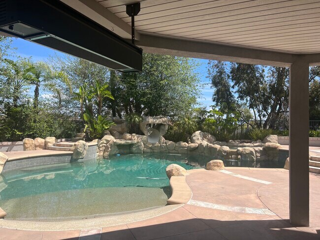 Building Photo - 1006 S Sunstream Ln