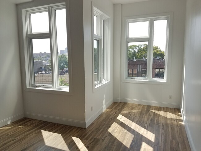 Foto del edificio - 4310 18th Ave