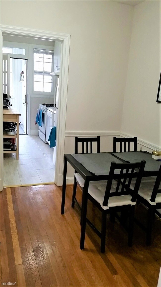 Building Photo - 2 br, 1 bath Apartment - 4030 Calvert St NW