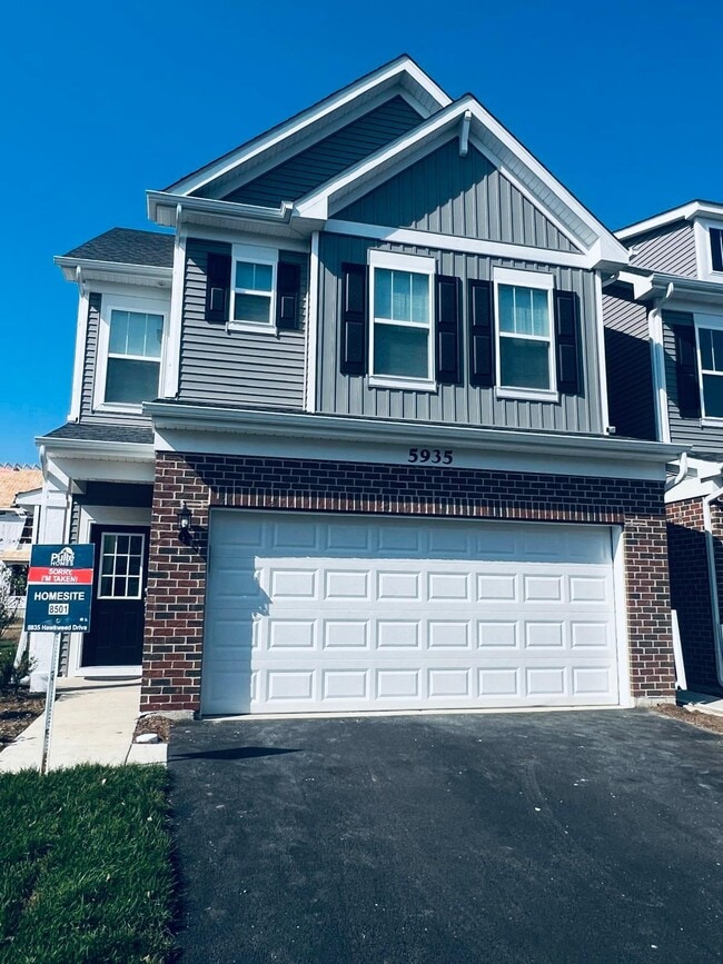 Building Photo - 5935 Hawkweed Dr