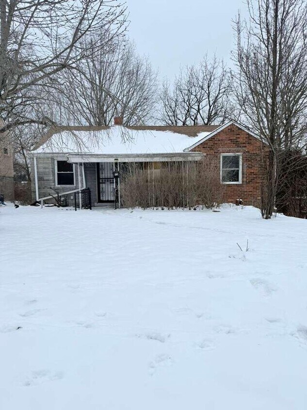 Spacious and beautifully updated 3-bedroom, 1.5-bath - Spacious and beautifully updated 3-bedroom, 1.5-bath