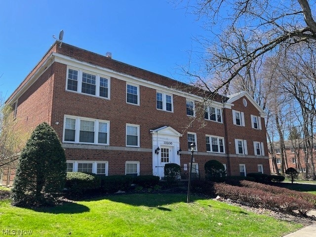 Building Photo - 13200 Fairhill Rd